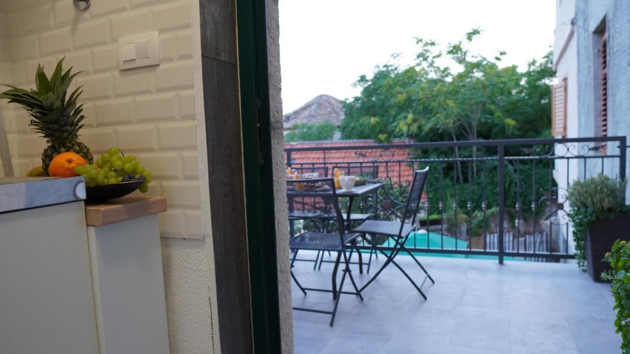 Apartmani Tripalo Имотски Экстерьер фото